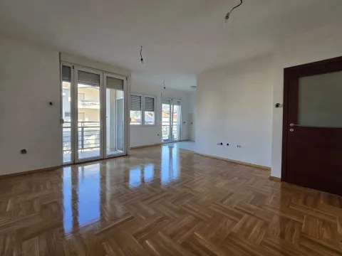 Sale, two bedroom apartment, 73m², Dalmatinska ulica, Podgorica - image 16