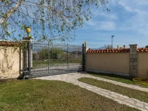 Izdavanje, petosoban stan, 400m², Zabjelo, Podgorica - image 3