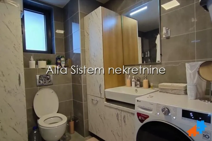 Izdavanje, četvorosoban stan, 110m², Novi Beograd Blok 65, Novi Beograd Sve Podlokacije