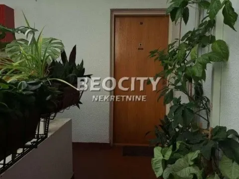 Prodaja, dvosoban stan, 42m², Centar, Novi Sad - image 10