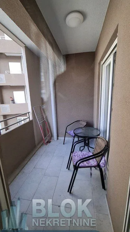 Izdavanje, jednosoban stan, 50m², Central Point, Podgorica