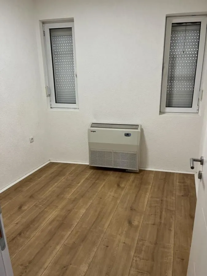 Rent, four bedroom apartment, 90m², Niš, Srbija
