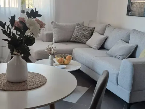 Rent, one bedroom apartment, 44m², Kalimanj, Tivat