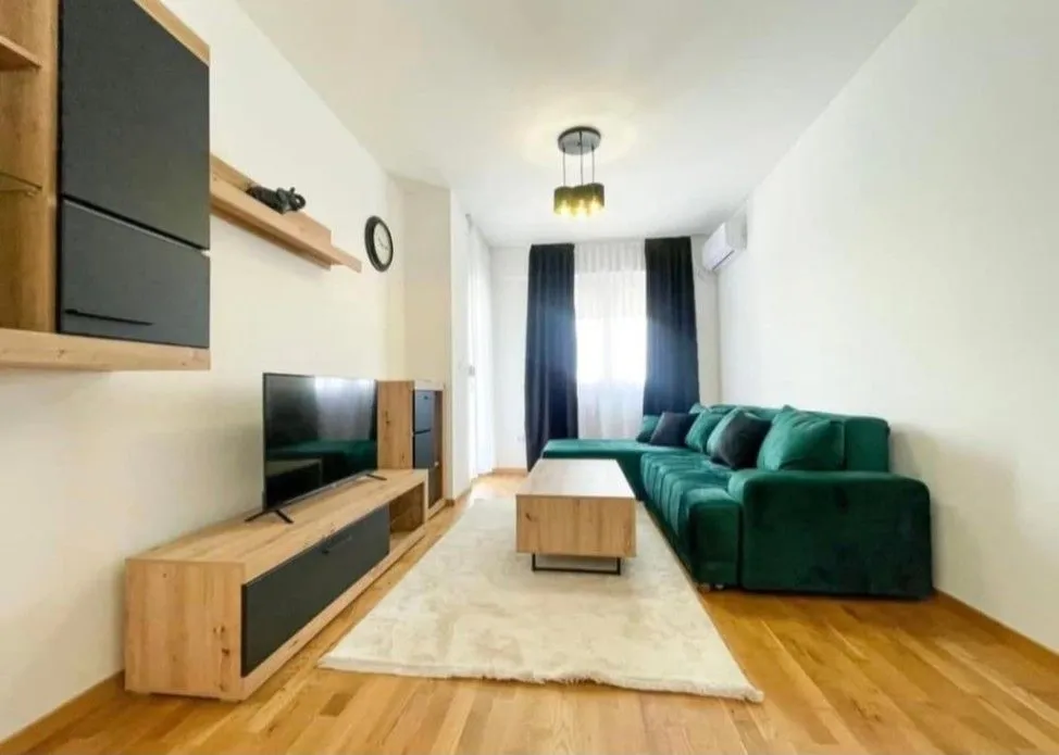 Izdavanje, jednosoban stan, 50m², Stari Aerodrom, Podgorica