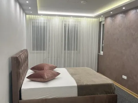 Izdavanje, jednosoban stan, 93m², Centar, Novi Sad - image 5