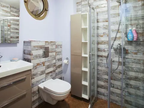 Izdavanje, trosoban stan, 198m², Budva, Crna Gora - image 19