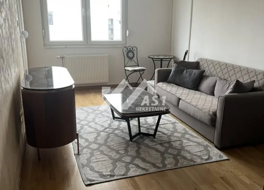Izdavanje, jednosoban stan, 43m², Avijatičarsko naselje, Novi Sad Sve Podlokacije