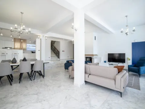 Prodaja, kuća, 405m², Strp, Kotor - image 11