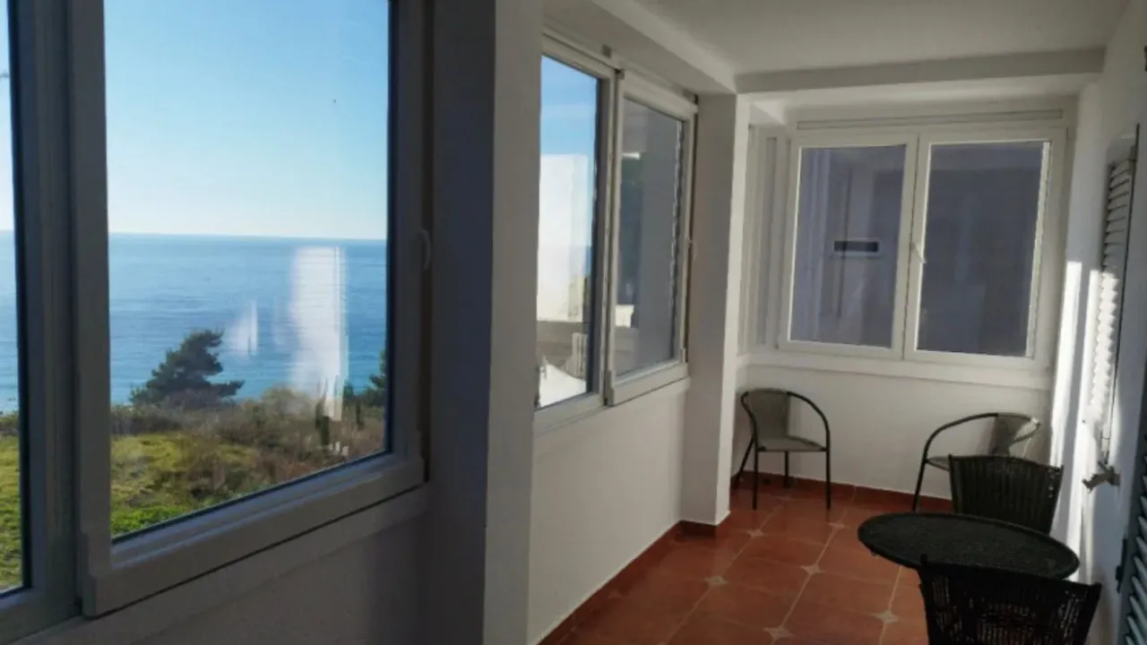 Prodaja, četvorosoban stan, 46m², Sveti Stefan, Budva