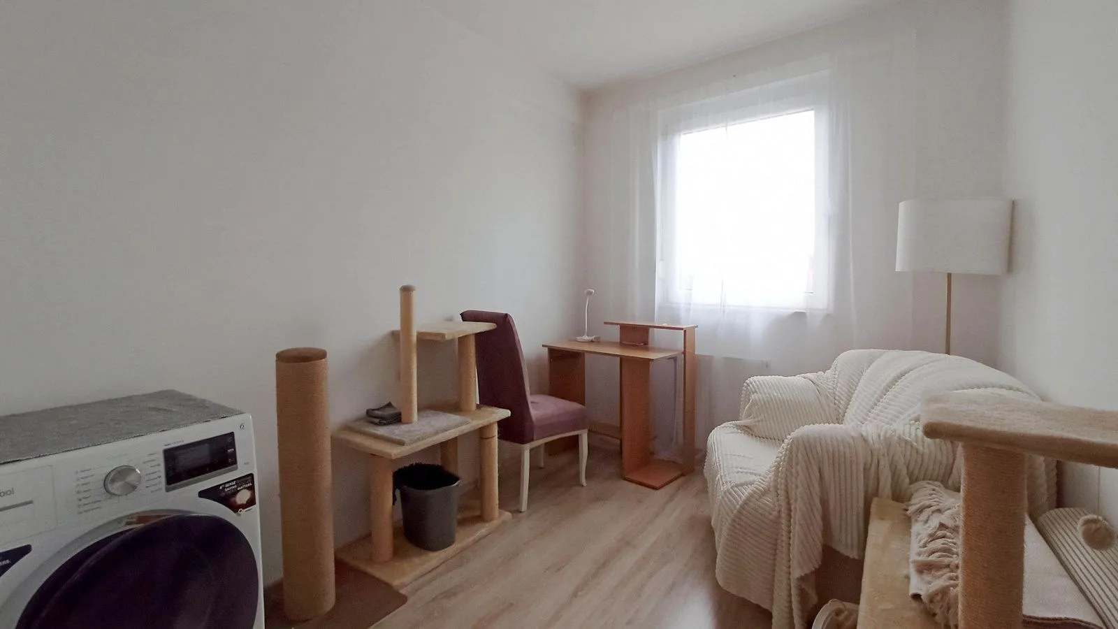 Prodaja, četvorosoban stan, 111m², Centar, Loznica