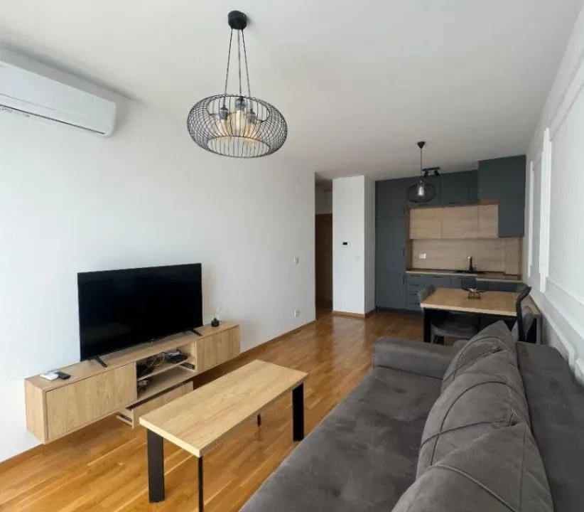 Izdavanje, jednosoban stan, 44m², Bečići, Budva