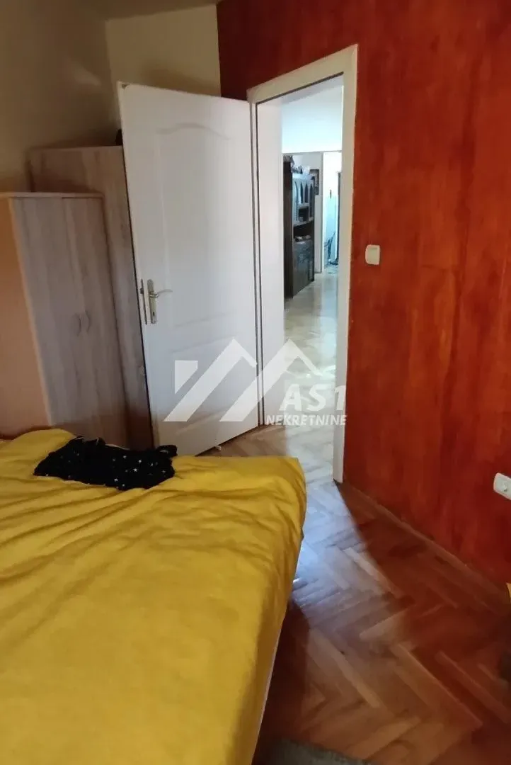 Prodaja, četvorosoban stan, 80m², Grbavica, Novi Sad Sve Podlokacije