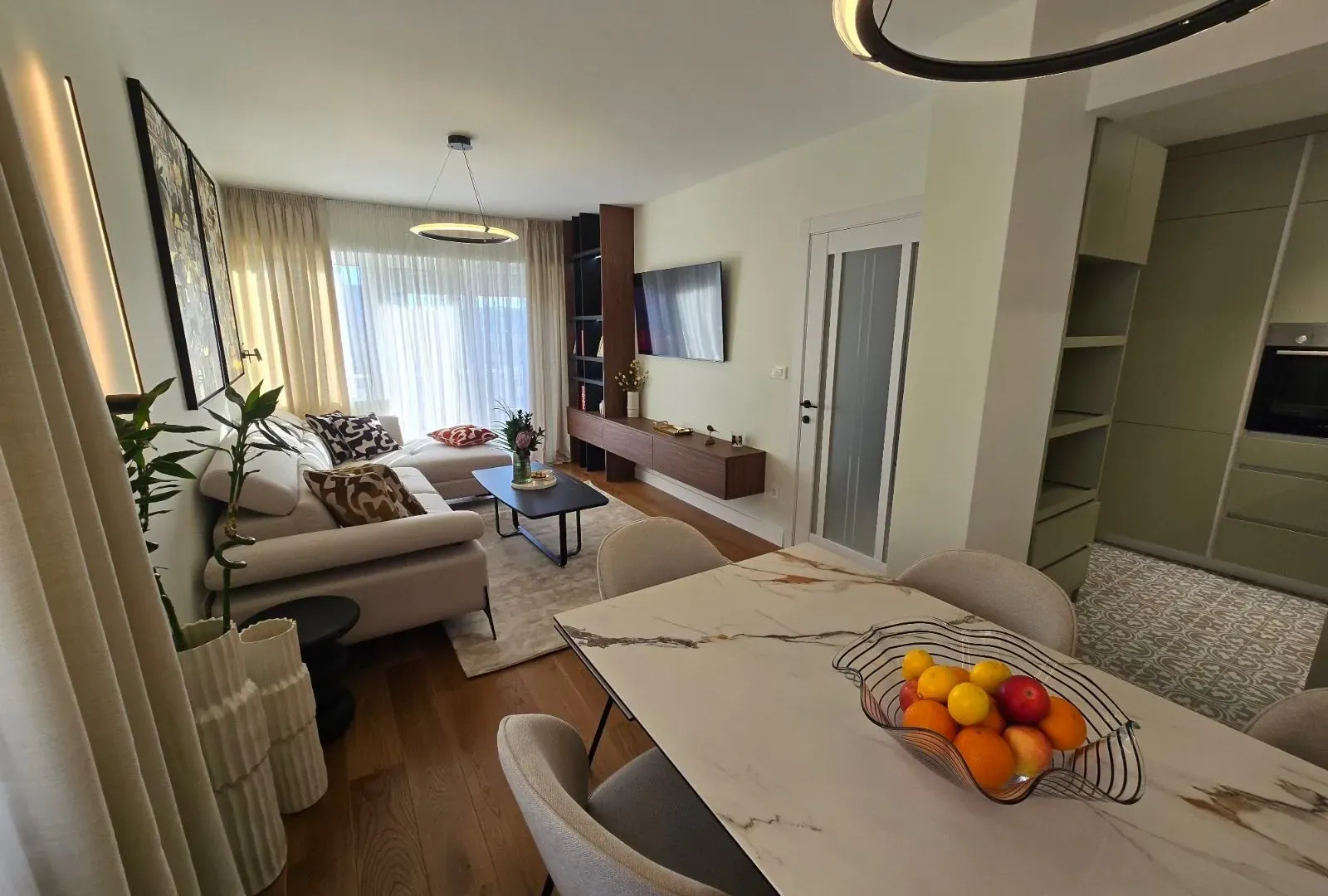 Prodaja, dvosoban stan, 70m², Tivat, Crna Gora