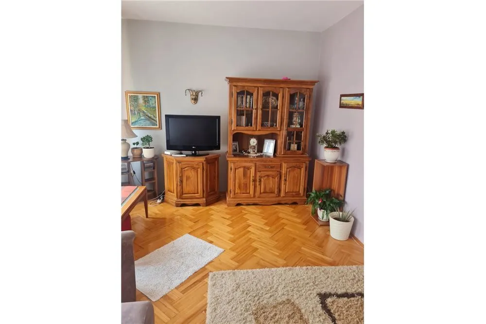 Prodaja, kuća, 410m², Pantelej, Niš