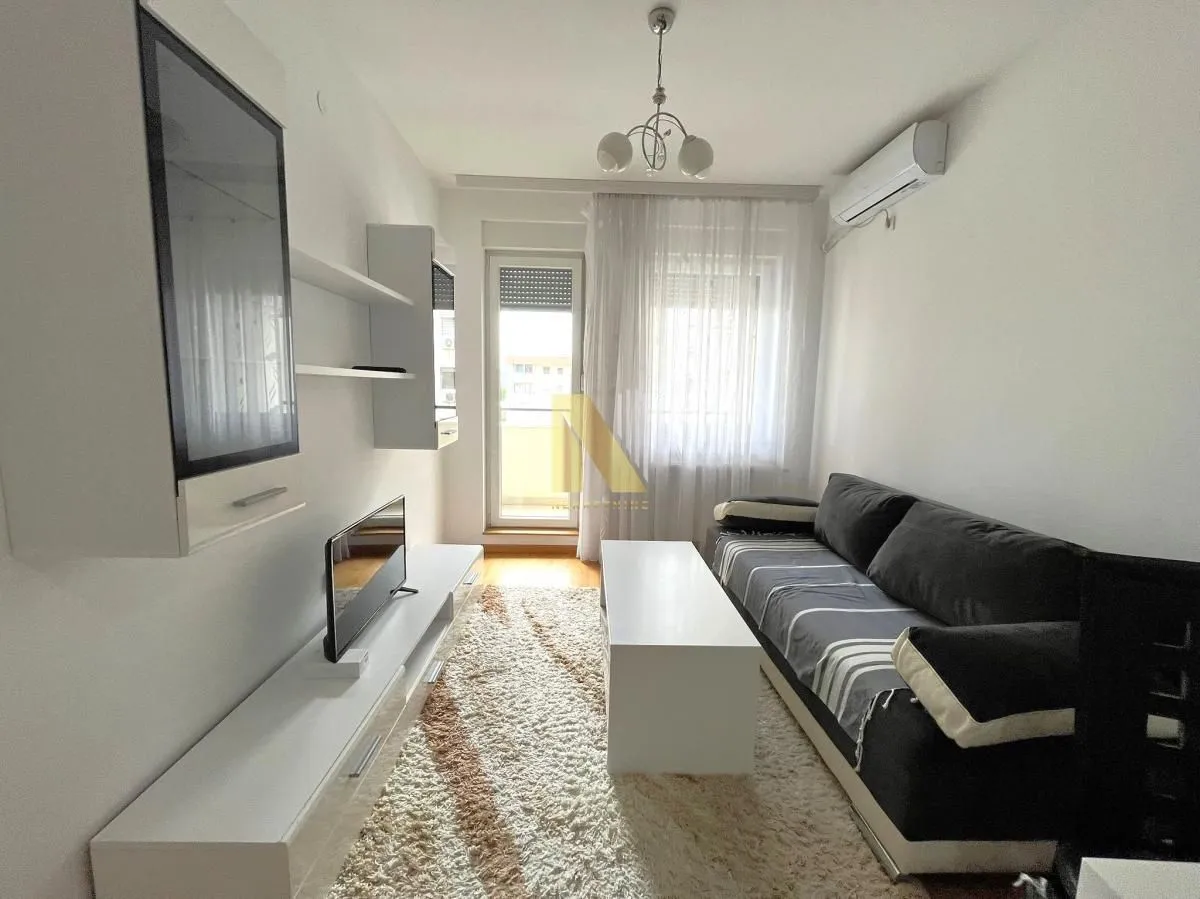 Izdavanje, jednosoban stan, 37m², Rotkvarija, Novi Sad Sve Podlokacije