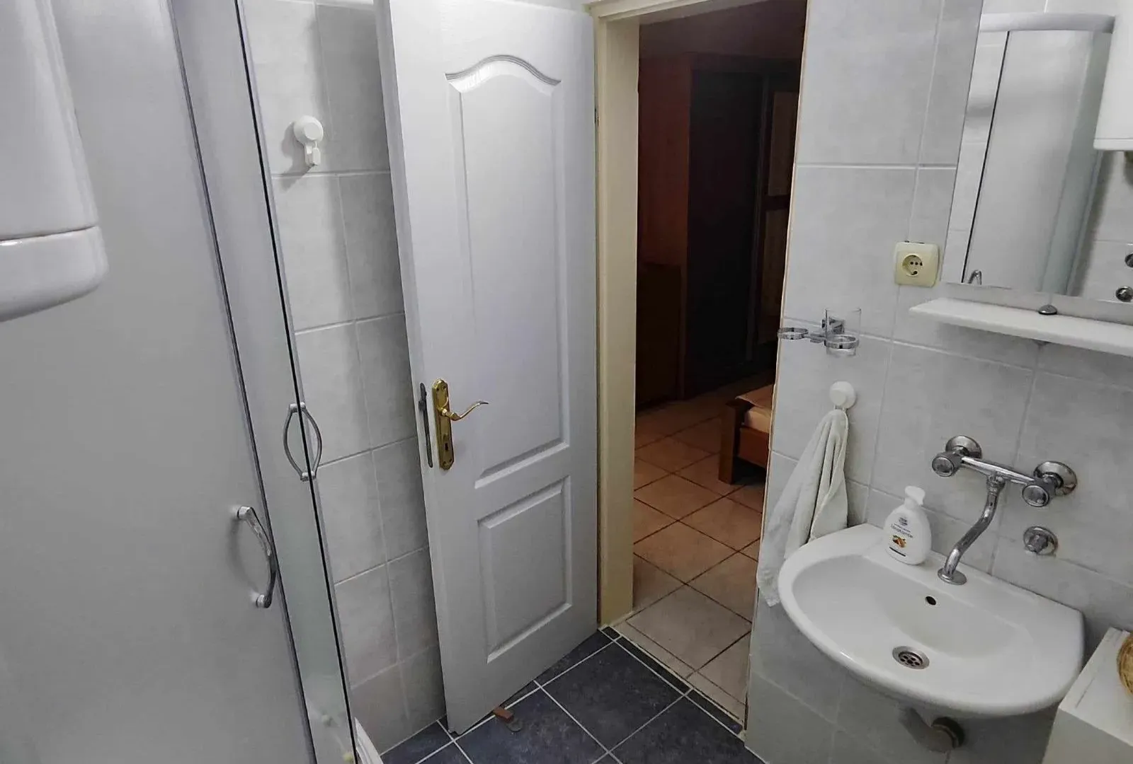 Izdavanje, stan, 30m², Bar, Crna Gora