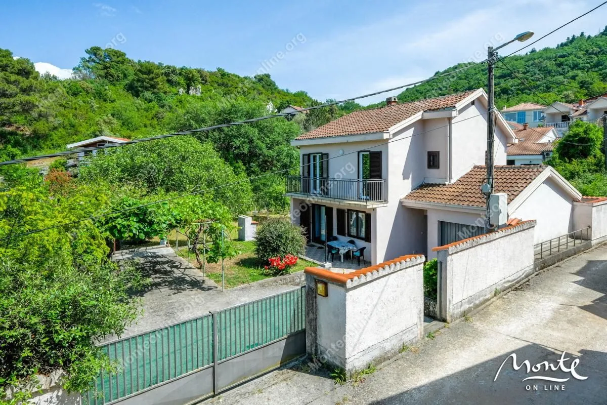 Prodaja, kuća, 116m², Tivat, Crna Gora