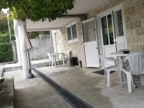 Rent, two bedroom apartment, 80m², Mažina, Tivat - image 7