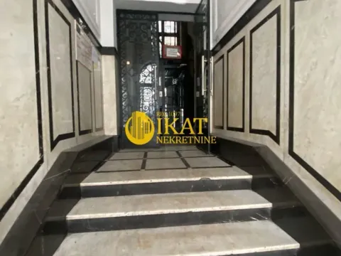 Izdavanje, četvorosoban stan, 130m², Stari Grad, Beograd - image 17