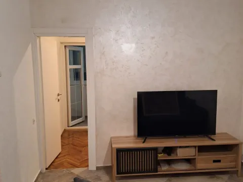 Prodaja, trosoban stan, 60m², Centar, Tivat - image 2