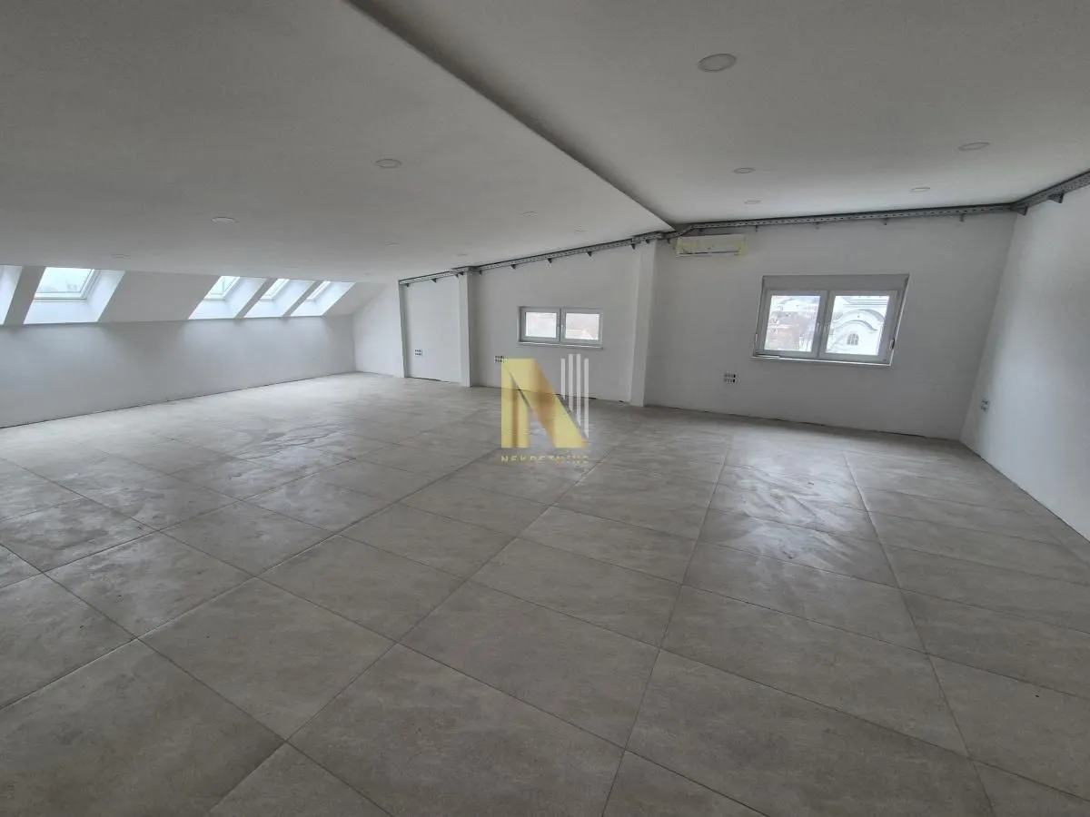 Rent, office space, 650m², Stari Majur, Petrovaradin