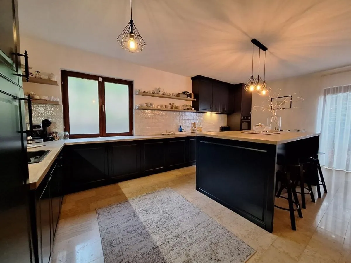 Sale, house, 254m², Beočin, Srbija
