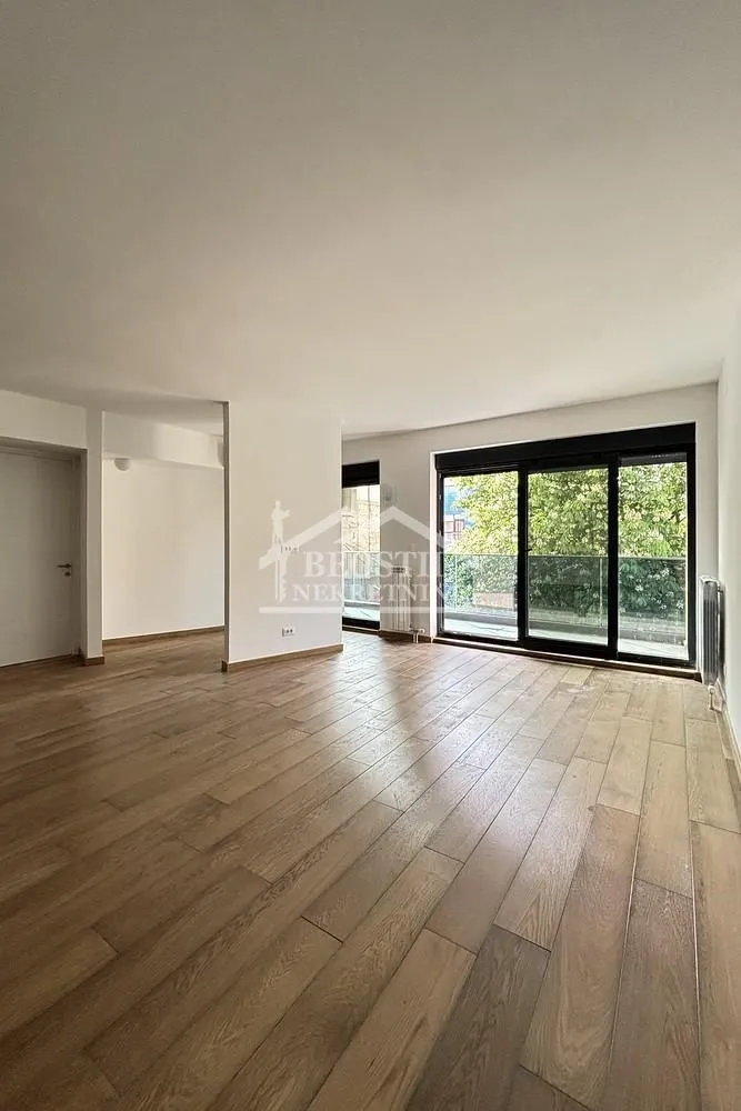 Prodaja, trosoban stan, 83m², Kalenić Pijaca, Vračar Sve Podlokacije
