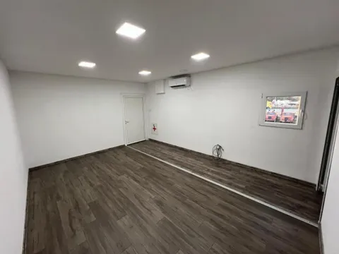 Izdavanje, poslovni prostor, 45m², Leštane, Grocka - image 3