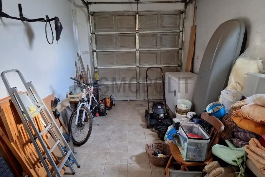 Sale, house, 180m², Jajinci, Voždovac Sve Podlokacije