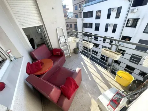 Rent, three bedroom apartment, 68m², Južni Bulevar, Vračar Sve Podlokacije - image 10