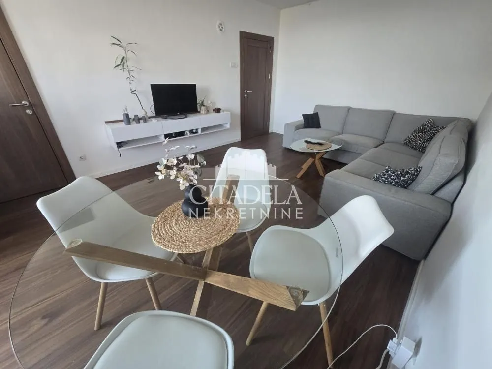 Prodaja, dvosoban stan, 52m², Petlovo Brdo, Beograd