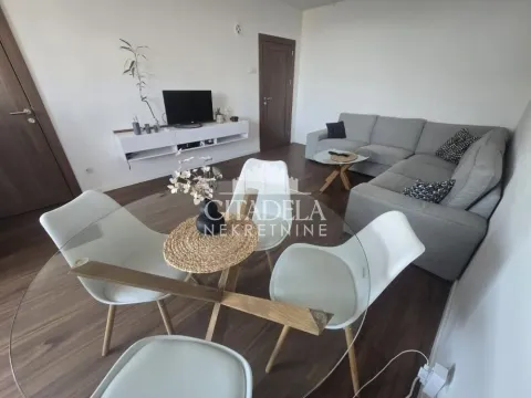 Prodaja, dvosoban stan, 52m², Petlovo Brdo, Beograd - image 1
