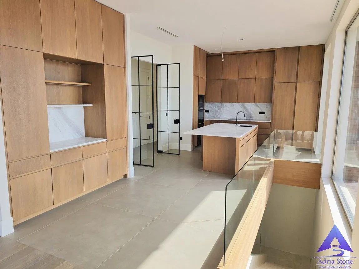 Sale, house, 473m², Kamenovo, Budva