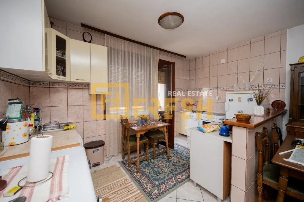 Sale, house, 150m², Stari Aerodrom, Podgorica