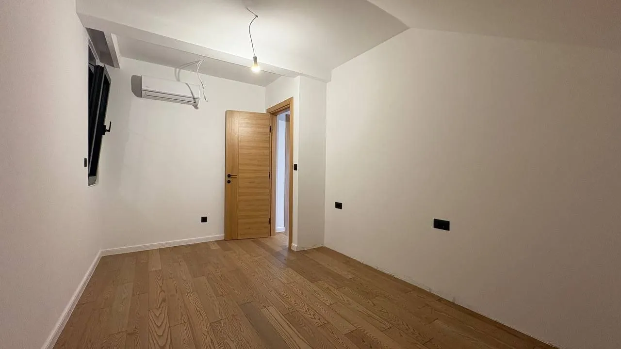 Prodaja, trosoban stan, 96m², Tivat, Crna Gora
