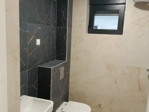 Izdavanje, dvosoban stan, 64m², Tološka šuma, Podgorica - image 8