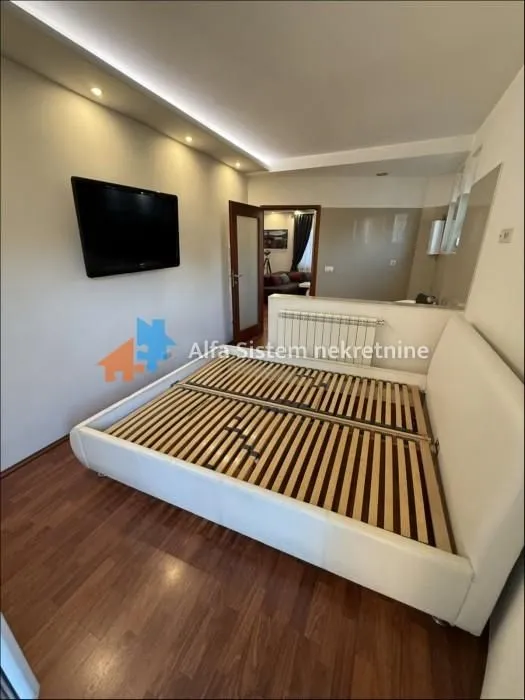 Rent, three bedroom apartment, 72m², Žarkovo, Beograd