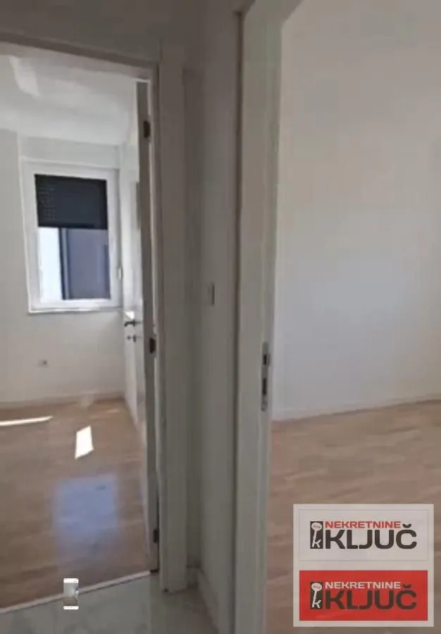 Prodaja, četvorosoban stan, 200m², Sremska Kamenica, Petrovaradin