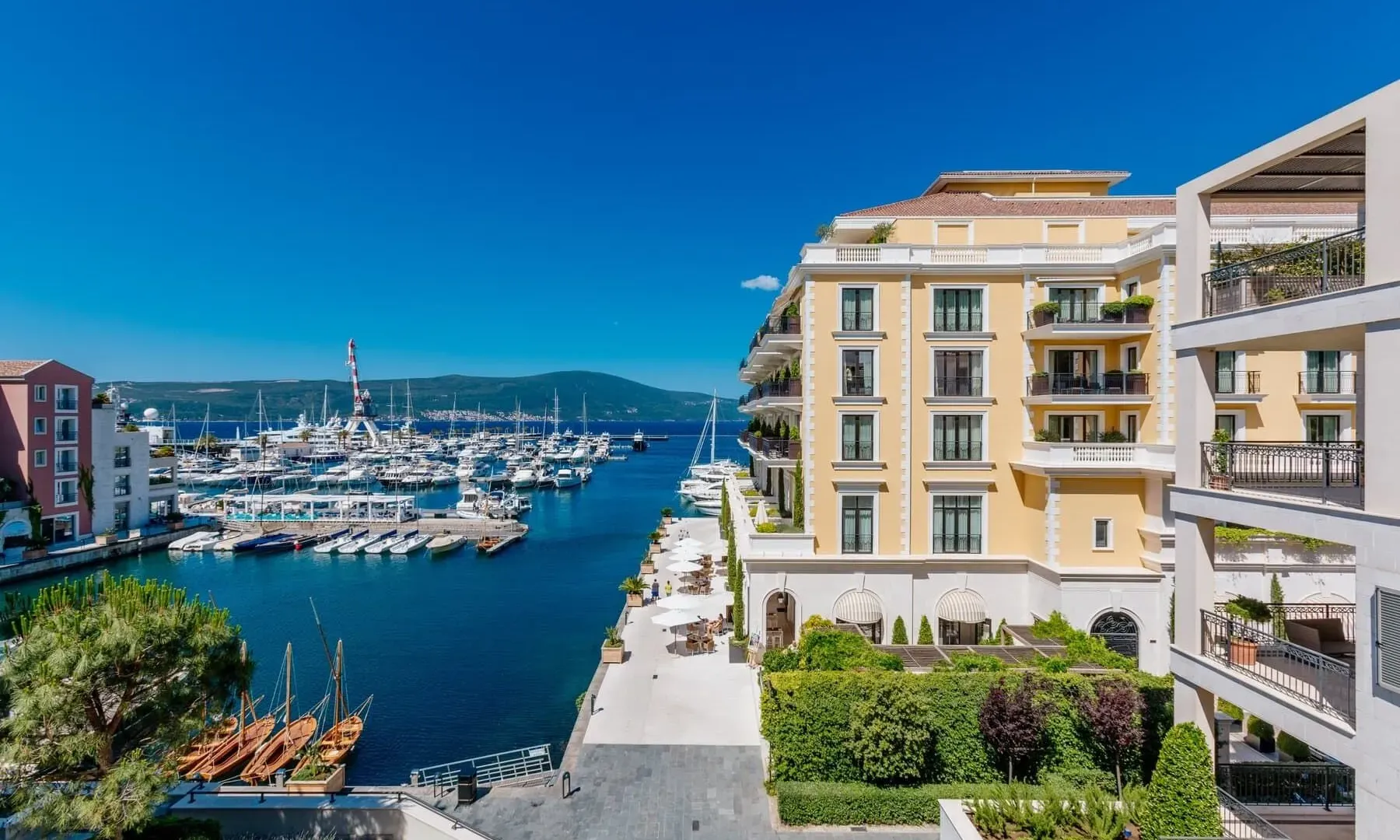 Prodaja, četvorosoban stan, 240m², Porto Montenegro, Tivat