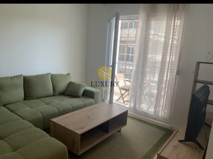 Izdavanje, jednosoban stan, 42m², Centar, Podgorica