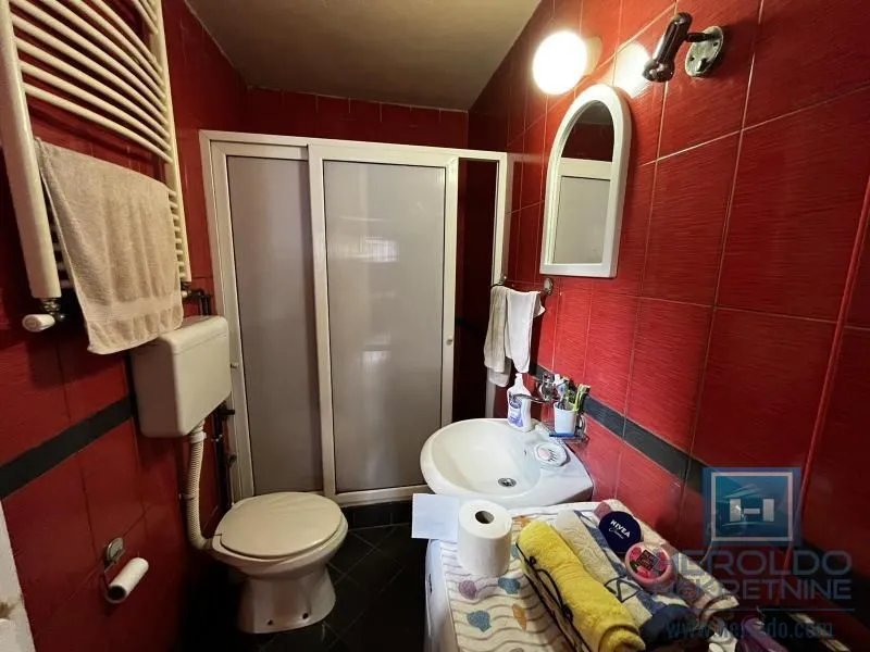 Prodaja, kuća, 228m², Centar, Jagodina