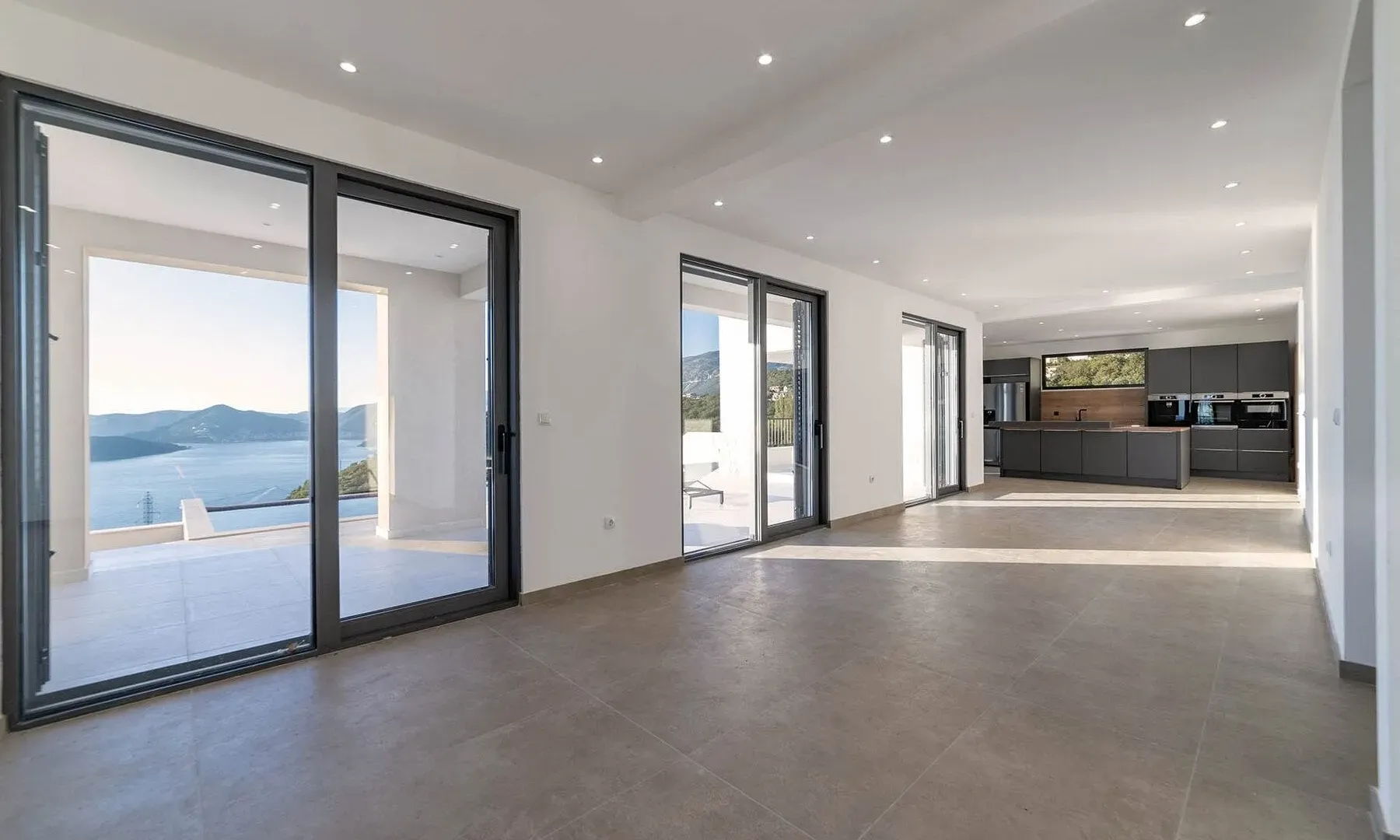Sale, house, 420m², Blizikuće, Budva