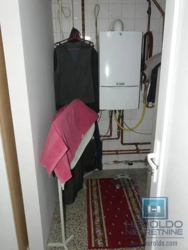 Prodaja, kuća, 380m², Pivara, Jagodina