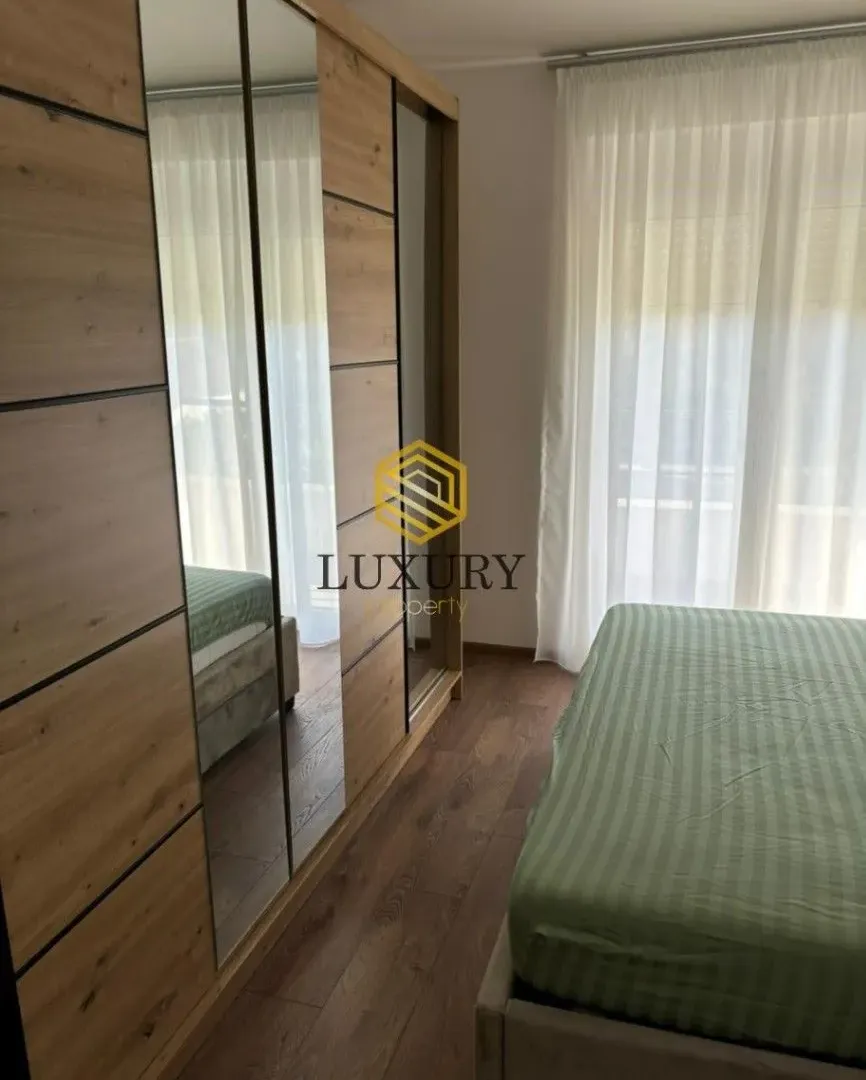 Izdavanje, trosoban stan, 180m², Tološi, Podgorica