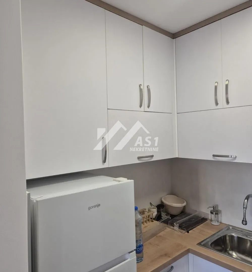 Izdavanje, jednosoban stan, 39m², Salajka, Novi Sad Sve Podlokacije