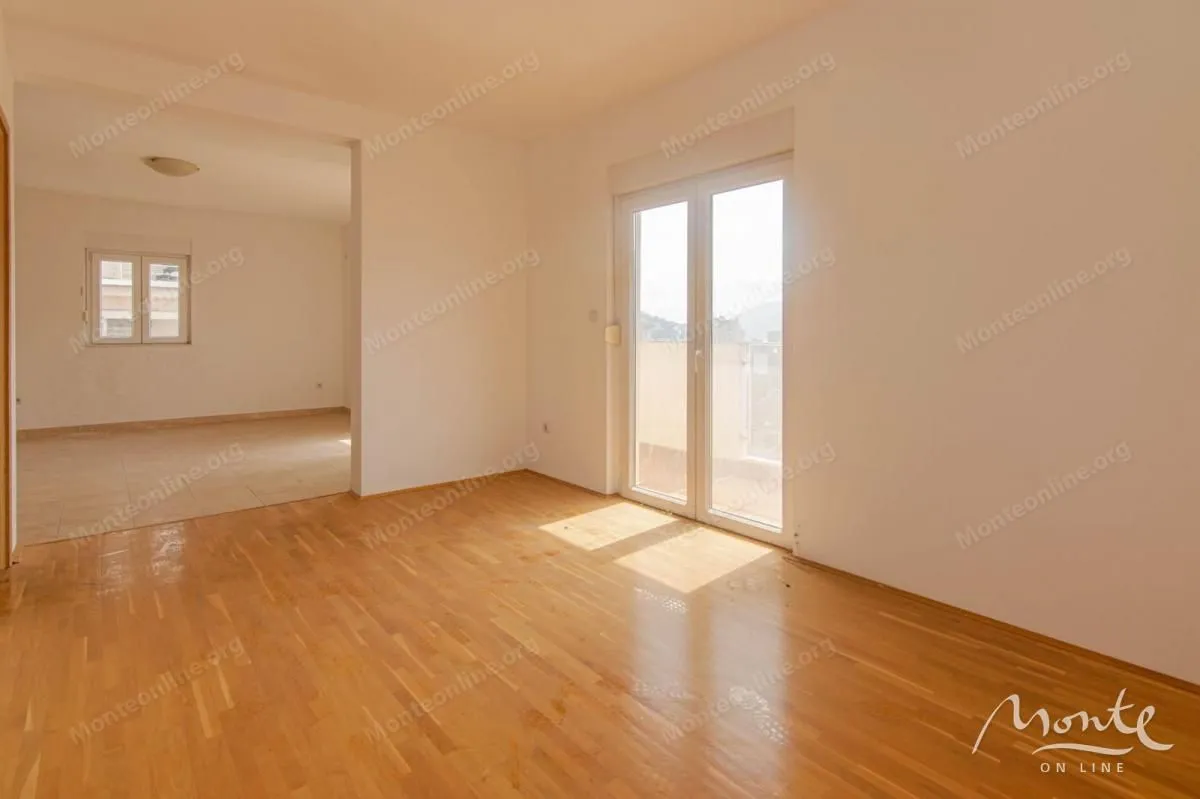 Prodaja, dvosoban stan, 72m², Igalo, Herceg Novi