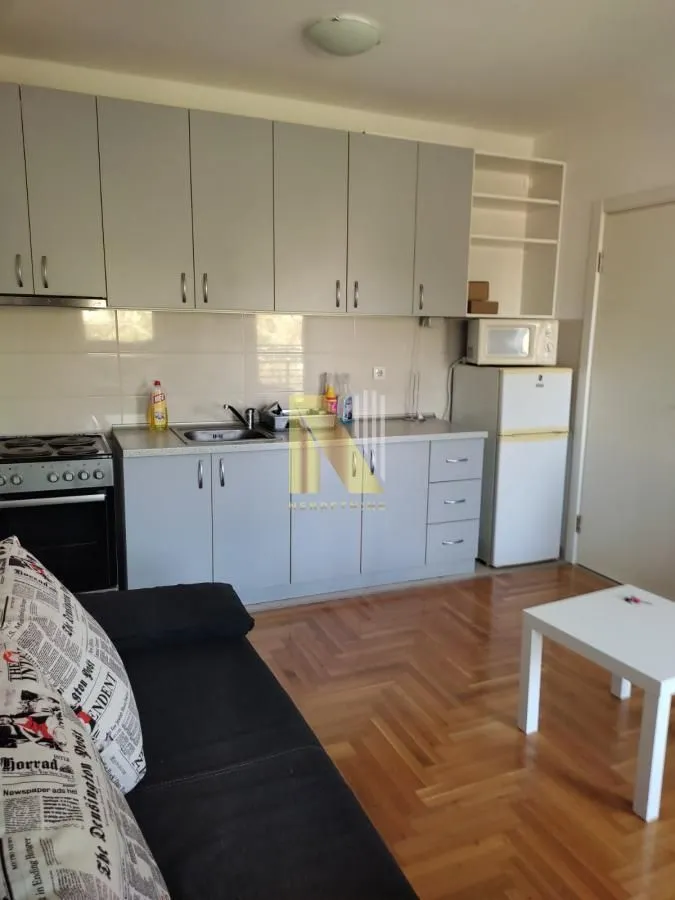 Rent, one bedroom apartment, 30m², Banatić, Novi Sad Sve Podlokacije