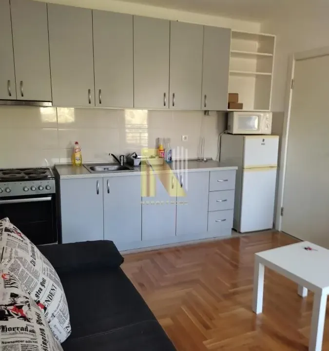 Rent, one bedroom apartment, 30m², Banatić, Novi Sad Sve Podlokacije