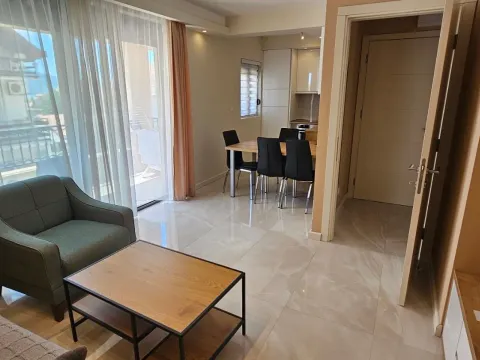 Rent, one bedroom apartment, 55m², Centar, Tivat - image 9