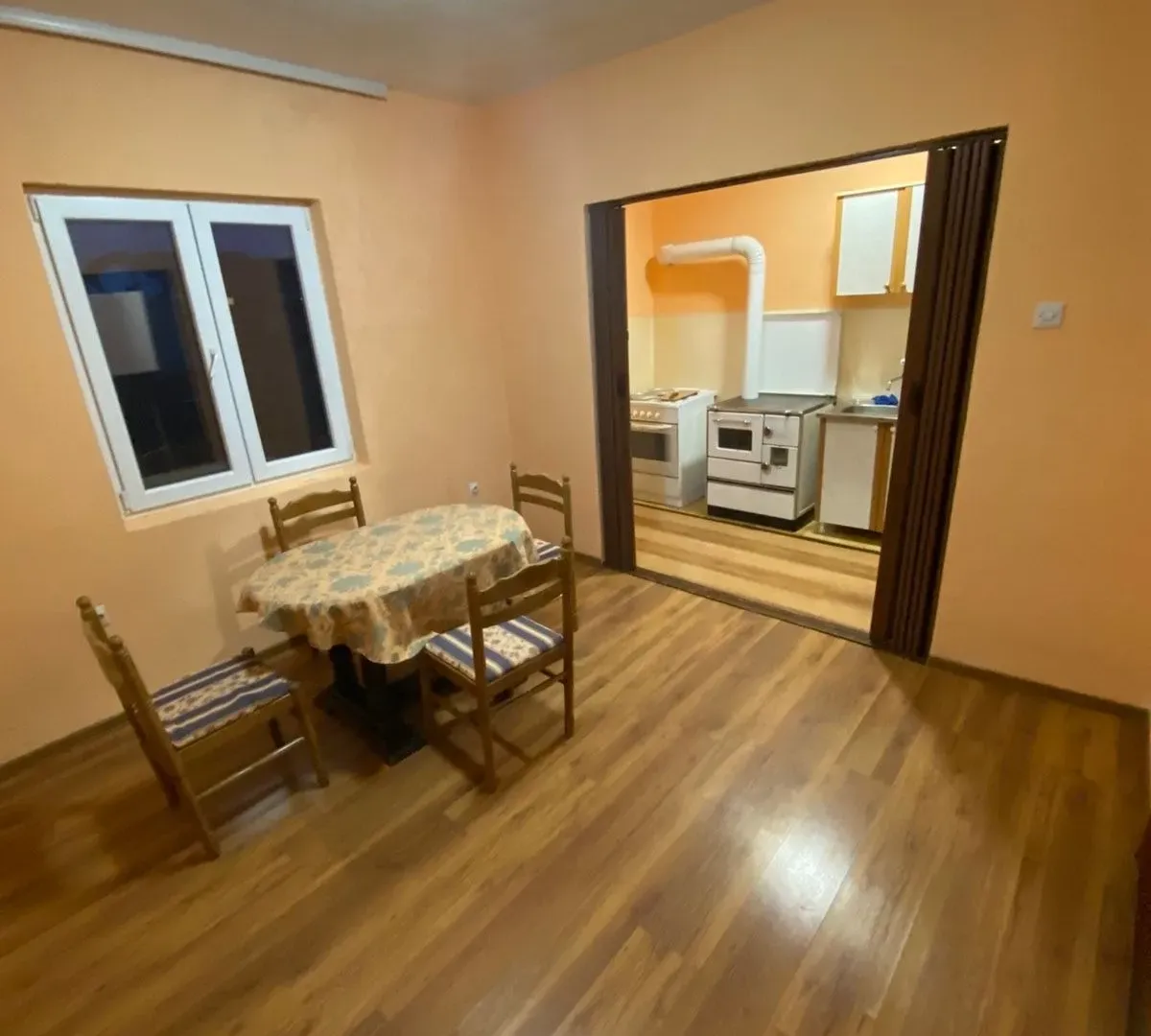 Izdavanje, kuća, 70m², Nikšić, Crna Gora
